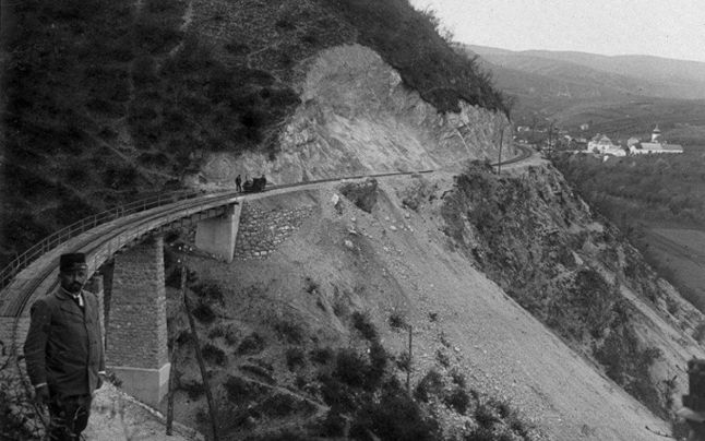 Tunelul de 800 de metri, ascuns în munții României. A fost construit în vremea austro-ungarilor