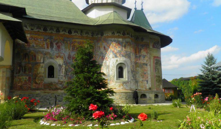 Mănăstirea Râșca: loc de pelerinaj în Bucovina