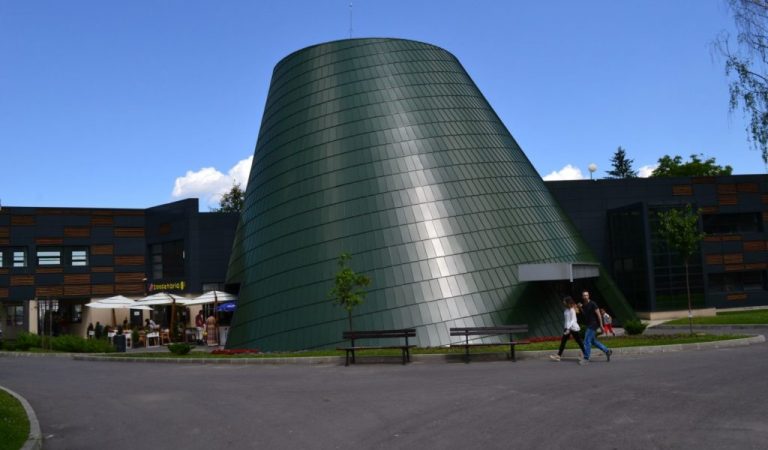 La Brașov s-a deschis cel mai mare planetariu din România, un proiect unic în Europa